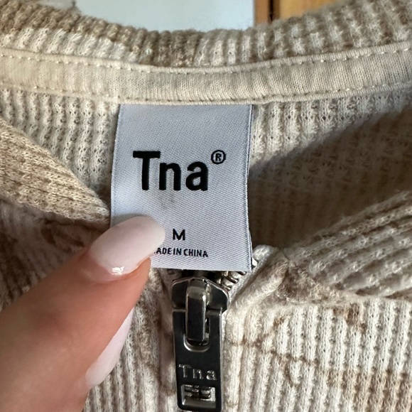 TNA Aritzia Thermal Zip Camo Print Hoodie - Picture 5 of 9